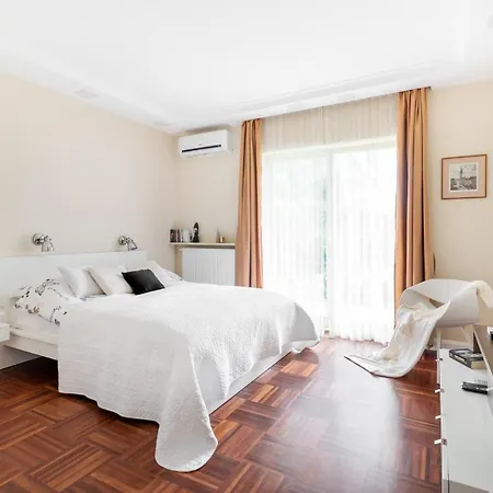 Narew- Duzy Pokoj Z Widokiem Na Ogrod Apartamento
